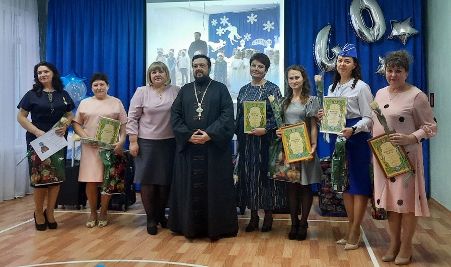 Председатель ОРОиК Туровской епархии гумен Авксентий (Абражей) поздравил коллектив дошкольного учебного заведения с 40 -летним юбилеем 